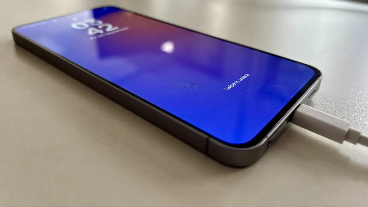 三星 Galaxy S25 FE 充电