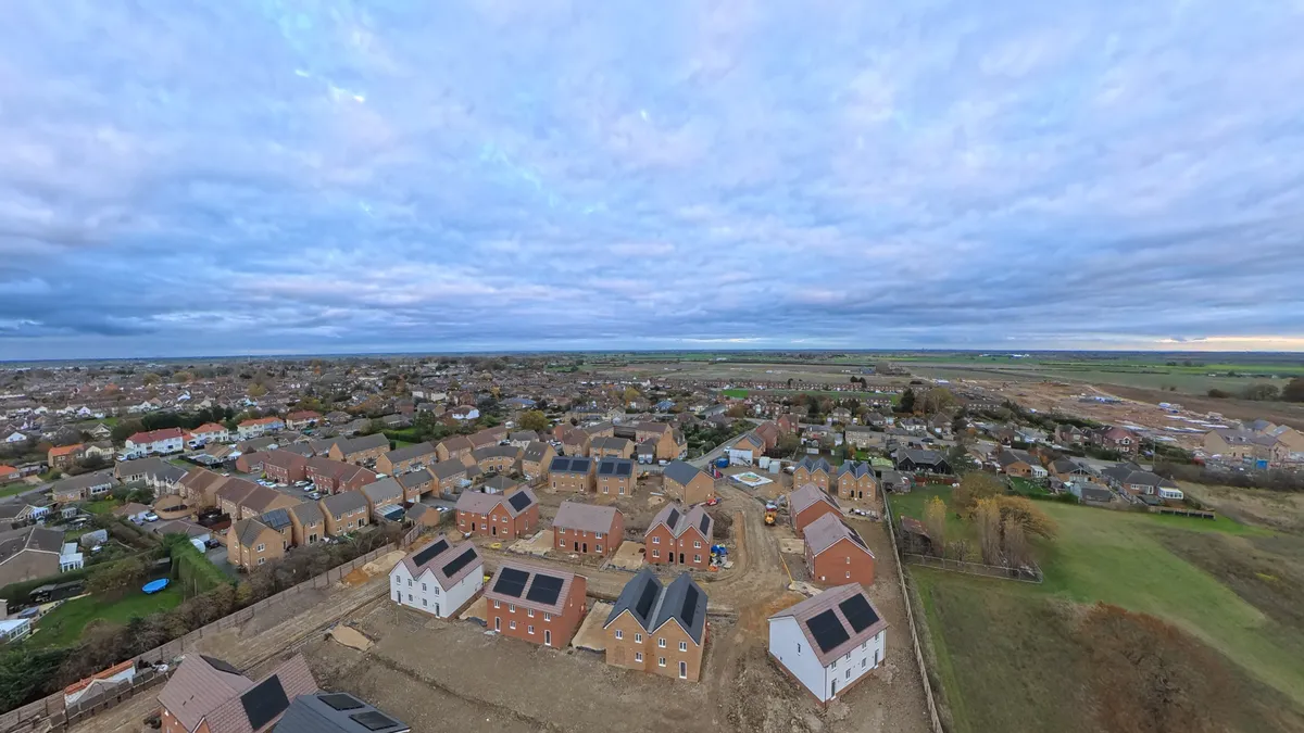 照片由 Antigravity A1 360 度无人机拍摄