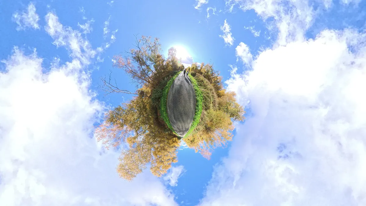 照片由 Antigravity A1 360 度无人机拍摄