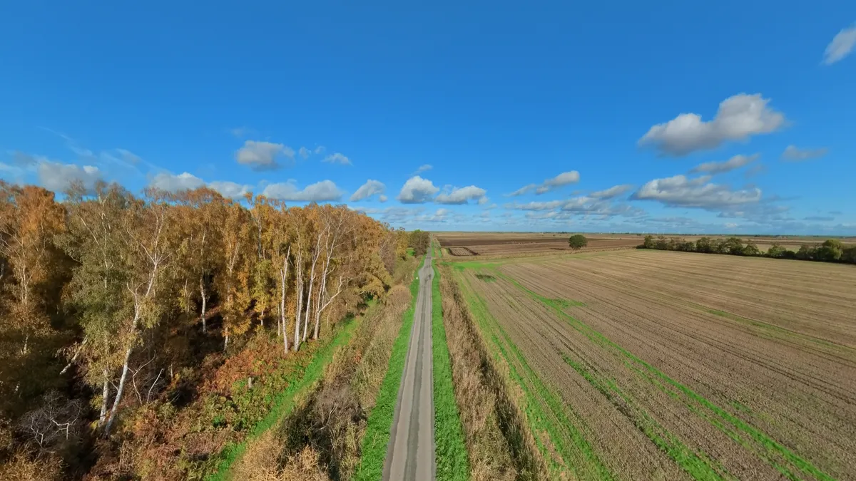 照片由 Antigravity A1 360 度无人机拍摄